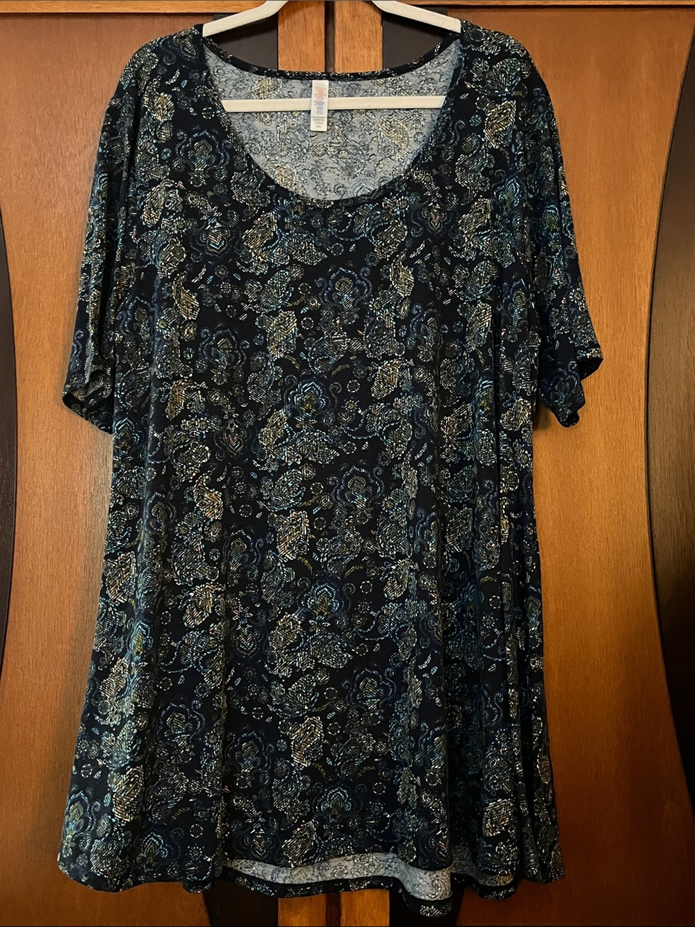 LuLaRoe Black Abstract Floral Scoop Neck Short Sleeve High-Low  Hem Top